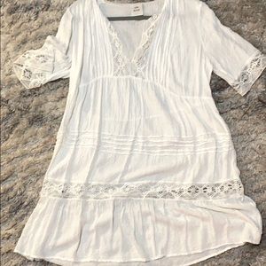 Detailed white Flowy dress